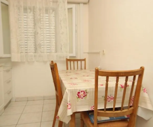 Verunic 8104a Apartamento *