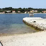 Apartman Verunic 8104a Veli Rat